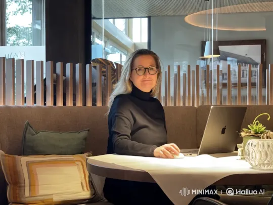 Woman Working in a Cozy, Aesthetically Pleasing Environment – AI Generated Video | Hailuo AI