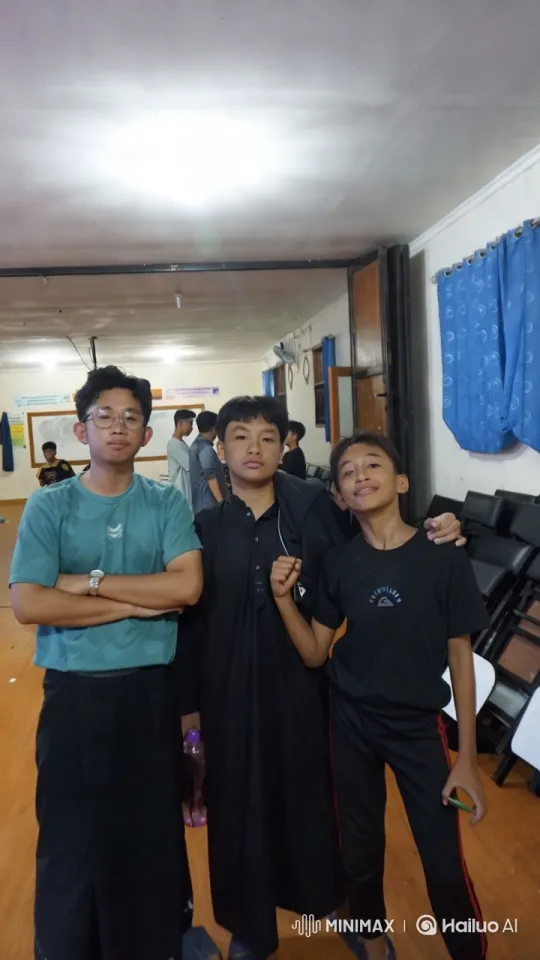 Kungfu Practitioners Showcase Precision in Spacious Room – AI Generated Video | Hailuo AI