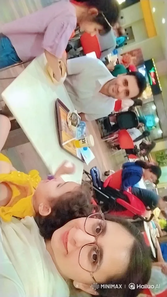 Vibrant Food Court Scene with Young Girl and Woman – AI Generated Video | Hailuo AI