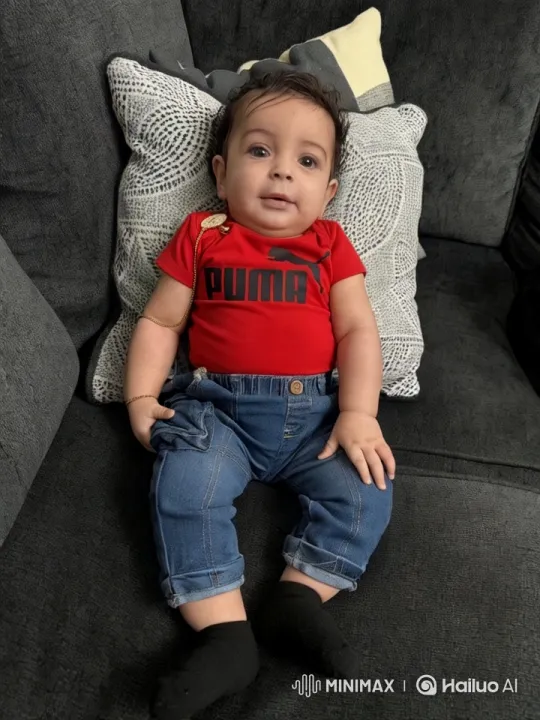 Baby's Joyful Kung Fu Dance on Couch – AI Generated Video | Hailuo AI