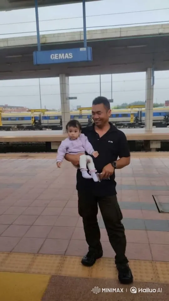 Kung Fu Master Performs at Train Station with Baby – AI Generated Video | Hailuo AI