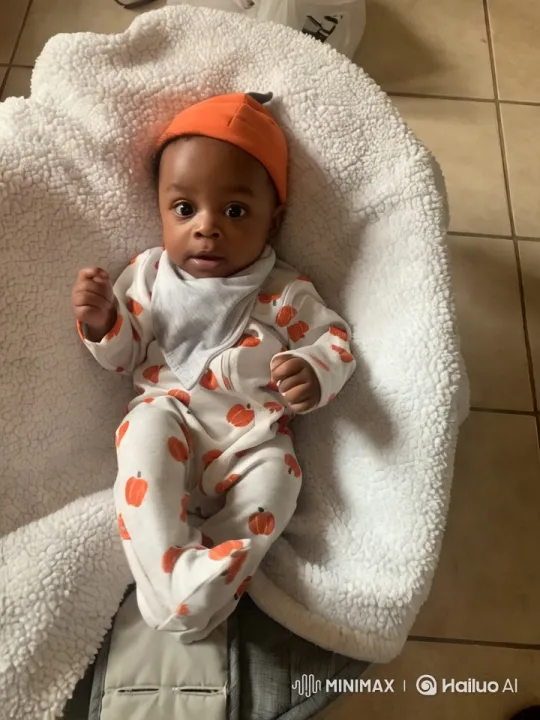 Baby's Joyful Breakdance and Backflip Display – AI Generated Video | Hailuo AI