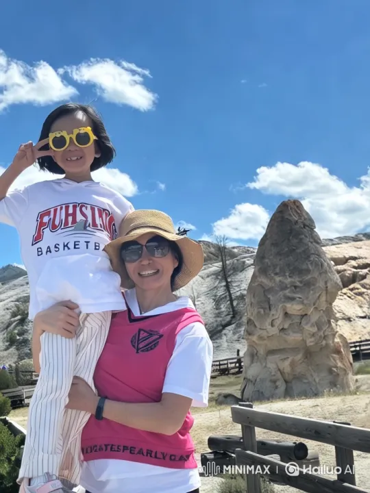 Joyful Mother-Daughter Bond in Scenic Outdoors – AI Generated Video | Hailuo AI