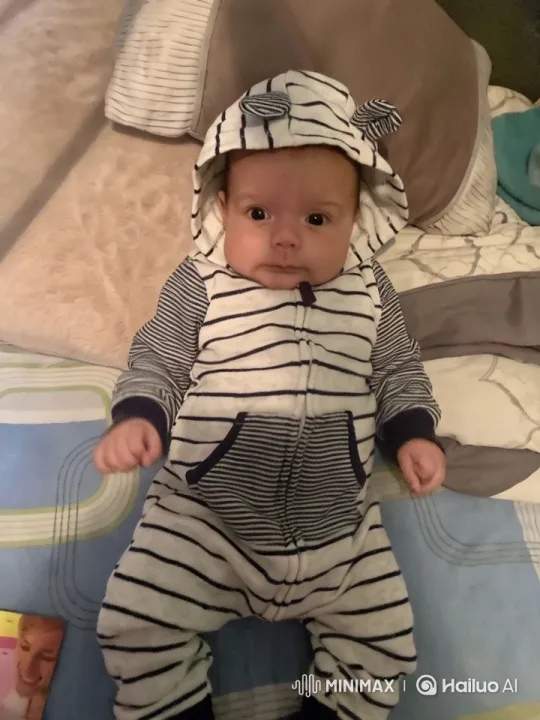 Baby's Playful Dance and Kung Fu Moves – AI Generated Video | Hailuo AI