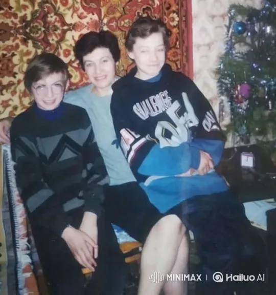 Cozy Indoor Gathering with Laughter and Hugs – AI Generated Video | Hailuo AI