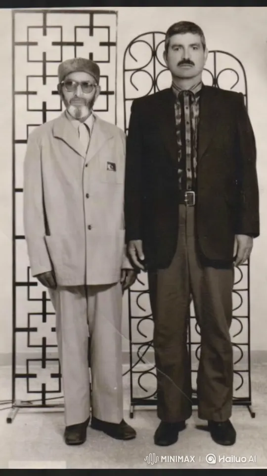 Embrace of Camaraderie Between Two Men – AI Generated Video | Hailuo AI