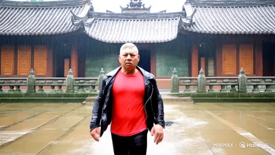 Vietnamese Man Faces Ninjas in Dramatic Temple Yard Scene – AI Generated Video | Hailuo AI