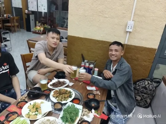 Cozy Restaurant Gathering with Dynamic Camera Work – AI Generated Video | Hailuo AI