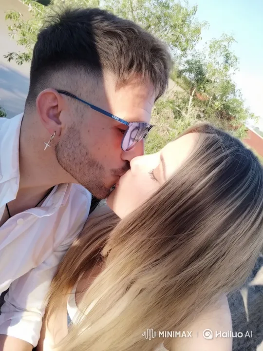 Couple Shares Tender Moment in Greenery with Live2D Animation – AI Generated Video | Hailuo AI