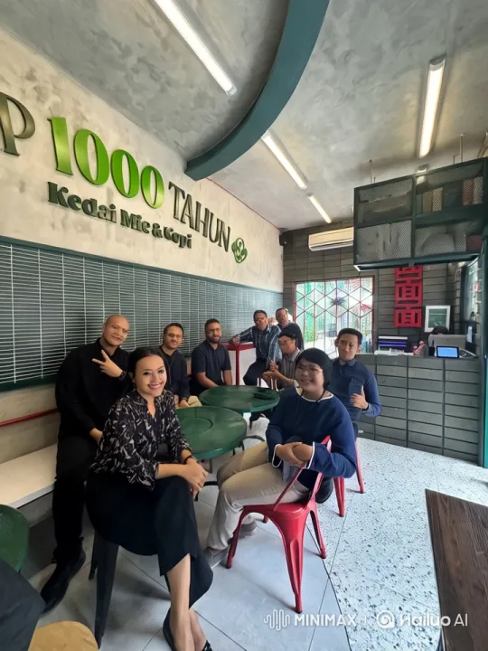 Joyful Eid Celebration at 1000 TAHUN Cafe – AI Generated Video | Hailuo AI
