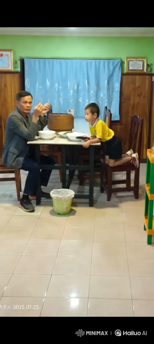 Martial Arts Fight Scene in Lively Dining Room – AI Generated Video | Hailuo AI