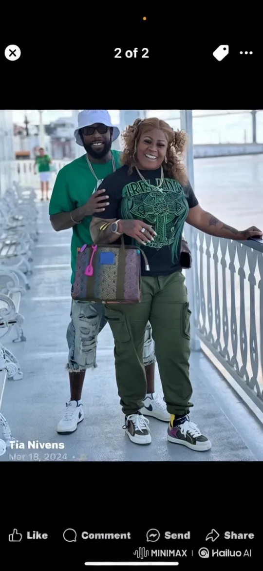 Couple's Romantic Moment Turns Violent on Boardwalk – AI Generated Video | Hailuo AI