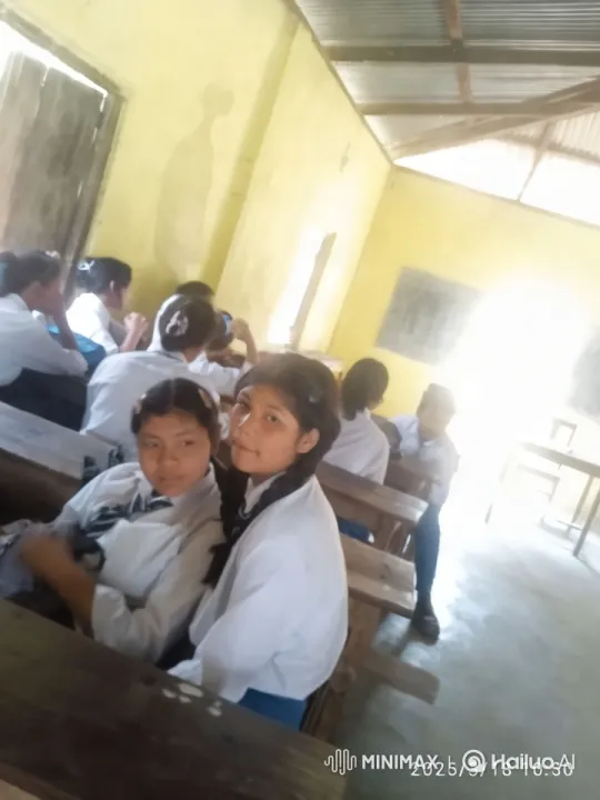 Bright Classroom Atmosphere with Students – AI Generated Video | Hailuo AI