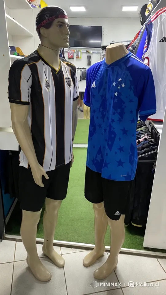 Mannequins in Sports Jerseys Engage in Comical Fight – AI Generated Video | Hailuo AI
