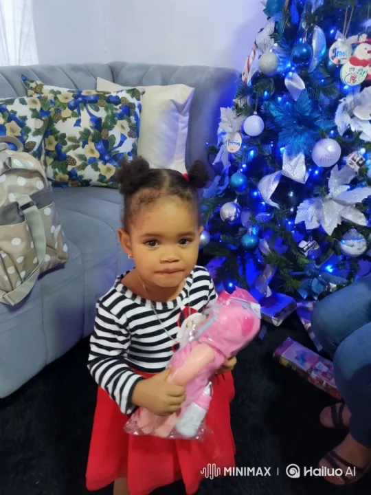 Young Girl Celebrates Christmas with Kung Fu Dance – AI Generated Video | Hailuo AI