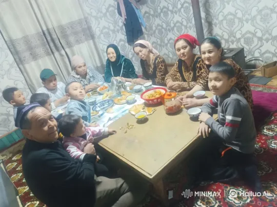 Family Gathering: A Celebration of Togetherness and Tradition – AI Generated Video | Hailuo AI
