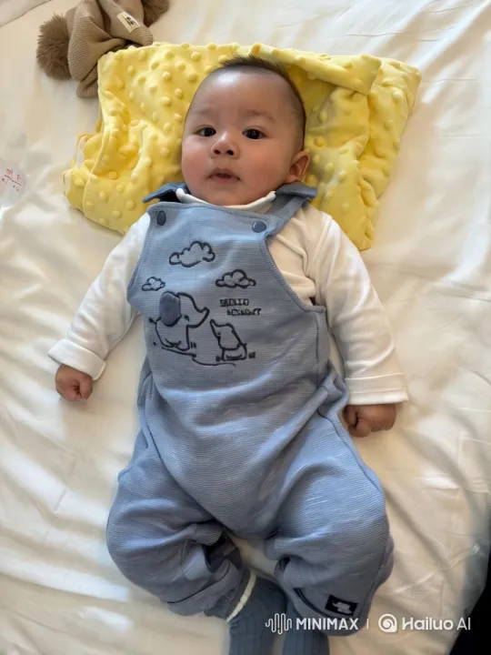 Baby's Playful Dance Captured in High Aesthetic Video – AI Generated Video | Hailuo AI