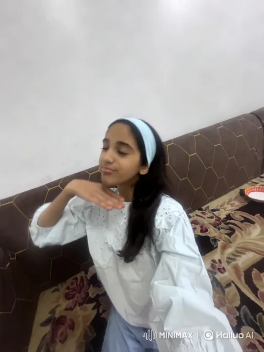 Young Woman Performs Graceful Kung Fu Dance – AI Generated Video | Hailuo AI