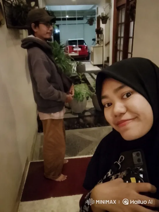 Young Woman Watches Man Perform Impressive Kungfu Moves – AI Generated Video | Hailuo AI