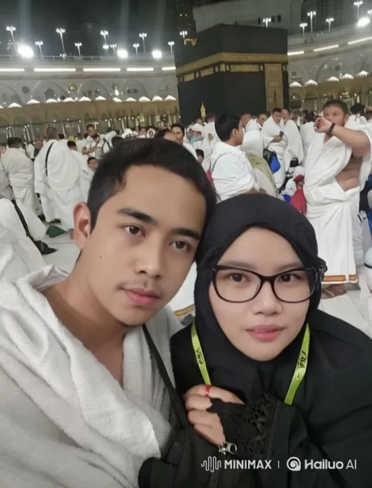 Pilgrimage at the Sacred Kaaba in Mecca – AI Generated Video | Hailuo AI