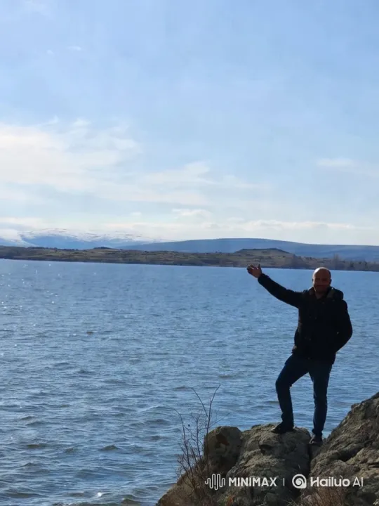 Man Jumps from Rocky Outcrop into the Sea – AI Generated Video | Hailuo AI