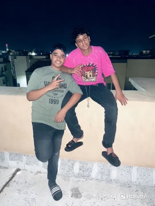 Rooftop Kung Fu Fight with Dramatic Night Aesthetic – AI Generated Video | Hailuo AI