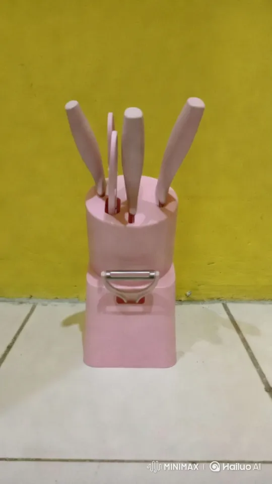 Golden Hour: Aesthetic Display of Knife Block – AI Generated Video | Hailuo AI