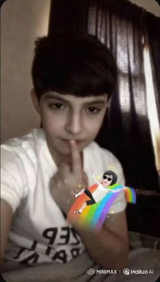 Young Person with Animated Hand on White T-Shirt – AI Generated Video | Hailuo AI
