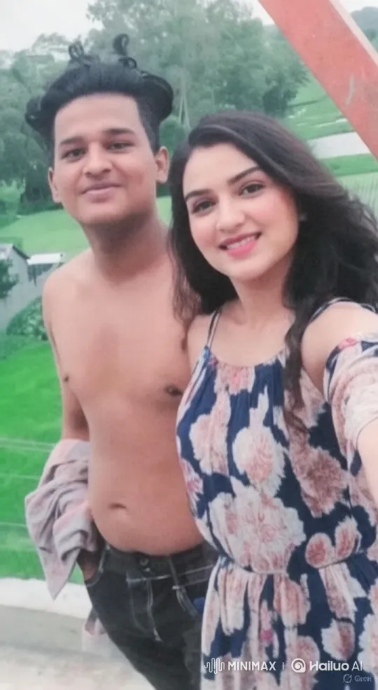 Couple Embraces in Lush Greenery with Aesthetic Intimacy – AI Generated Video | Hailuo AI