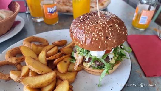 Hamburger Bun Opens to Reveal Packed French Fries – AI Generated Video | Hailuo AI