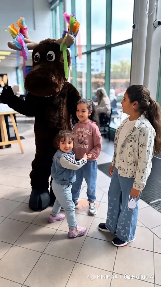 Kavuzen and Girls Enjoy Playful Interaction – AI Generated Video | Hailuo AI