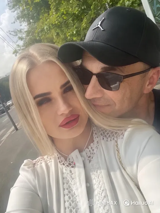 Couple Embraces in Lush Park on Sunny Day – AI Generated Video | Hailuo AI