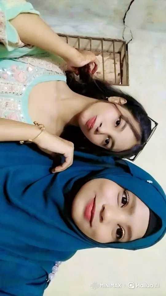Intimate Embrace: Traditional Dress and Hijab in Close Kiss – AI Generated Video | Hailuo AI