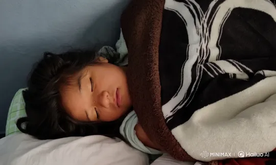 Peaceful Sleeping Baby Figurine with Moving Dolls in Live2D – AI Generated Video | Hailuo AI