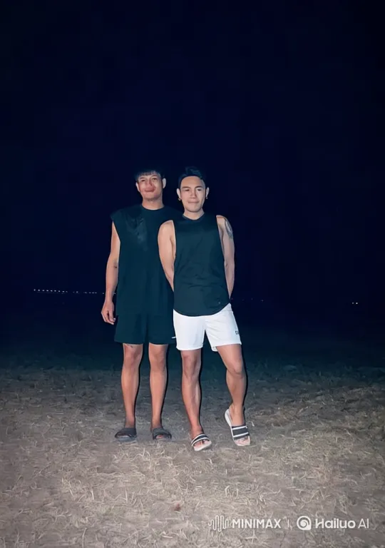 Dynamic Kungfu Fight in Dark Open Field – AI Generated Video | Hailuo AI