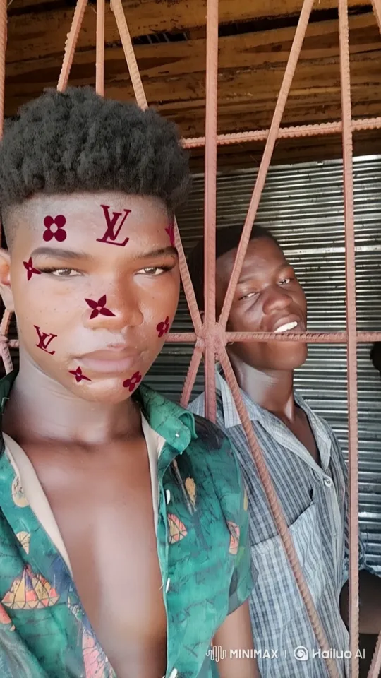 Young Men Display Varied Expressions in Animated Video – AI Generated Video | Hailuo AI