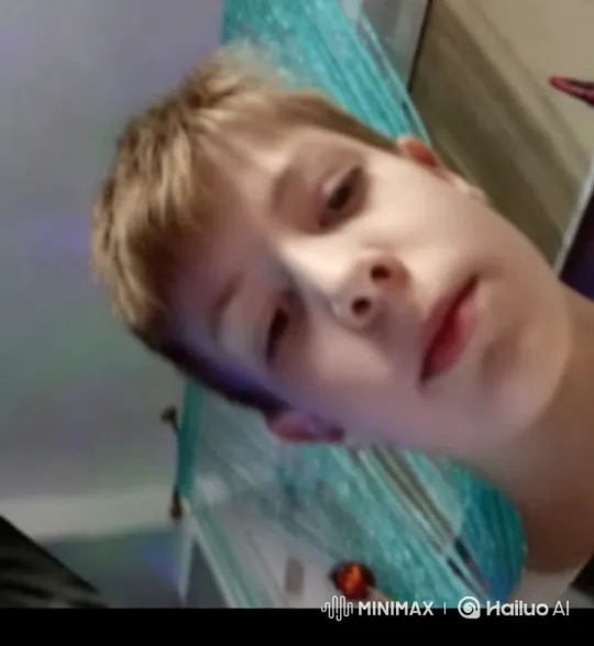 Person Transforms into Beaver with Close-up Details – AI Generated Video | Hailuo AI