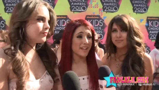 Girls React to Chaos at Kids' Choice Awards 2010 – AI Generated Video | Hailuo AI