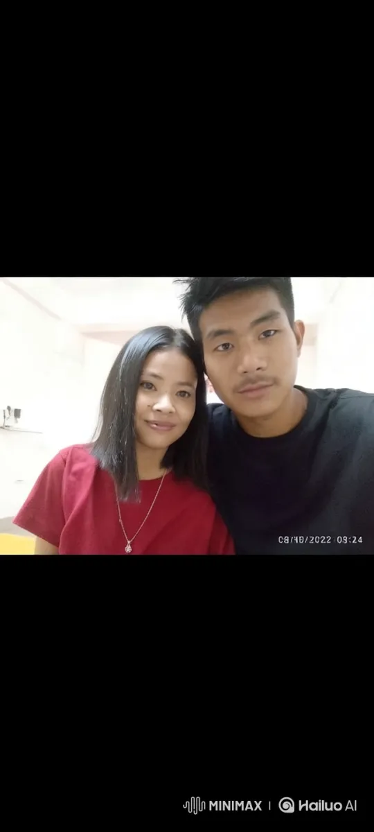 Intimate Close-up of Two Individuals Kissing – AI Generated Video | Hailuo AI
