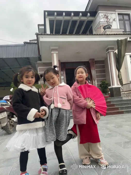 Children Perform Kungfu in Front of Modern House – AI Generated Video | Hailuo AI