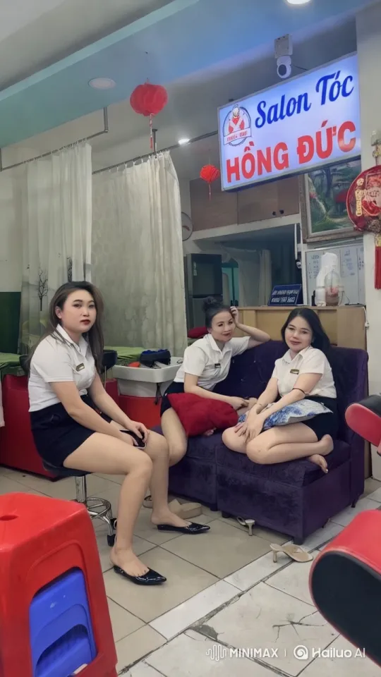 Kungfu Skills Displayed in Salon 'Hồng Đức' – AI Generated Video | Hailuo AI