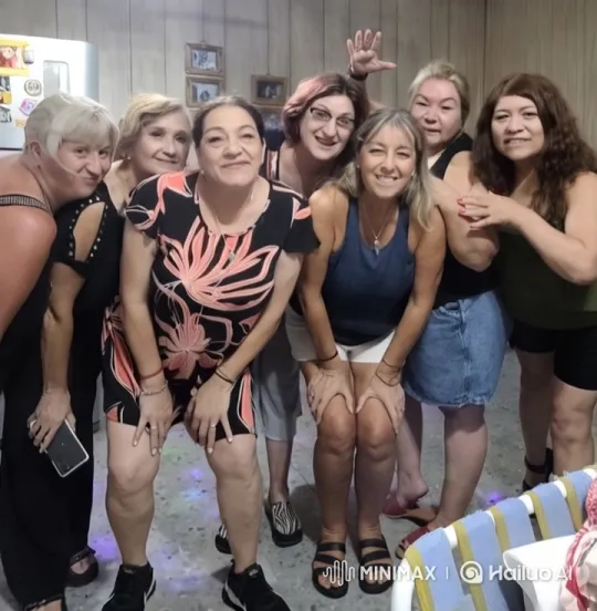 Women Posed in Lively Room with Intense Camera Work – AI Generated Video | Hailuo AI