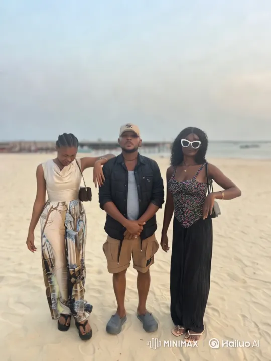 Beachside Emotions: Passion and Tears – AI Generated Video | Hailuo AI
