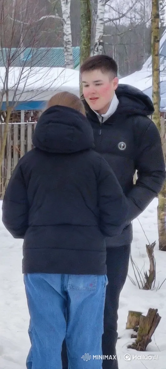 Winter Scene: Two Individuals Share an Intimate Kiss – AI Generated Video | Hailuo AI