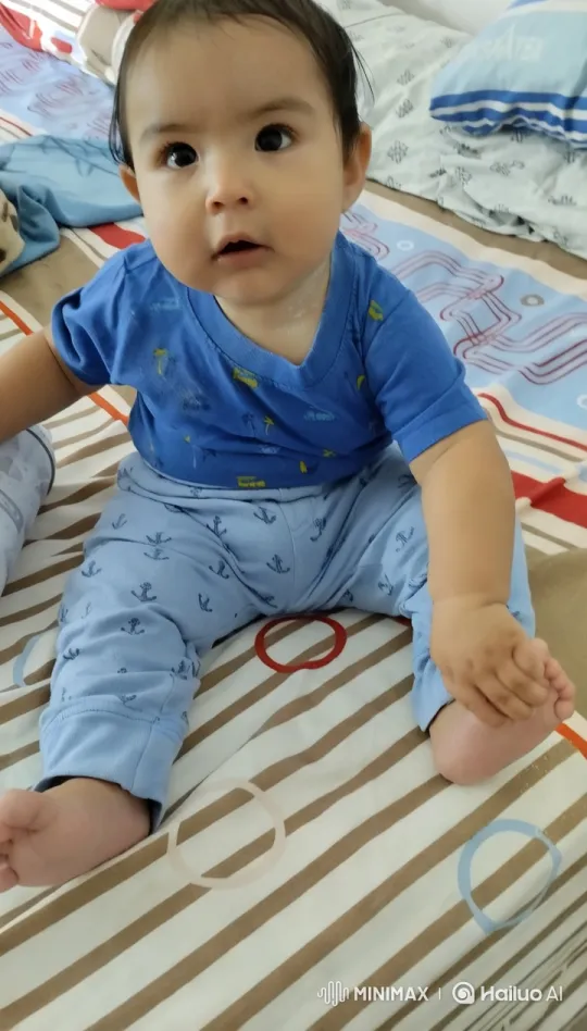 Baby's Playful Dance and Kung Fu Mimicry – AI Generated Video | Hailuo AI