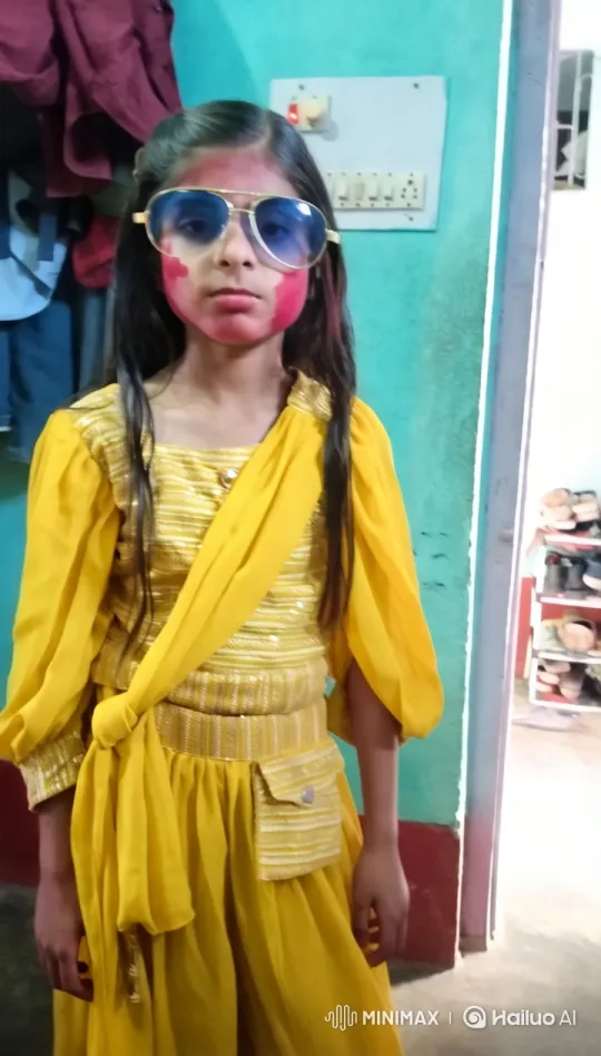 Girl with Knife Confronts Friends in Colorful Street Scene – AI Generated Video | Hailuo AI