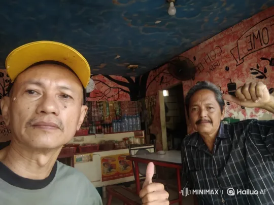 Colorful Kungfu Fight in Artistic Shop Setting – AI Generated Video | Hailuo AI