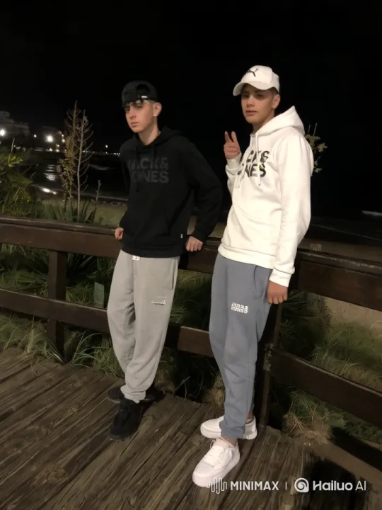 Dancing Duo on Night Beach with Energetic Moves – AI Generated Video | Hailuo AI