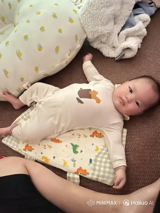 Baby's Joyful Dance in Cozy Environment – AI Generated Video | Hailuo AI