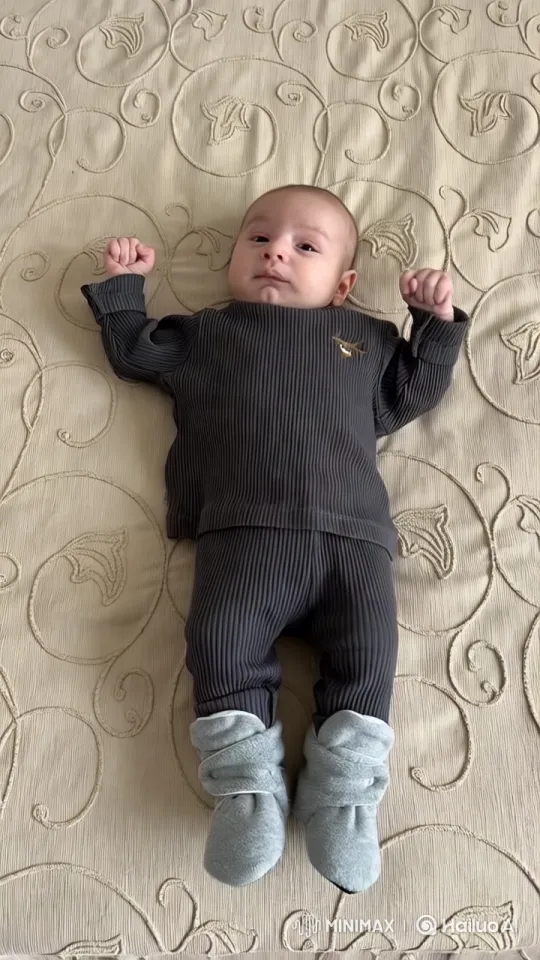 Baby's Playful Dance and Kung Fu Moves – AI Generated Video | Hailuo AI